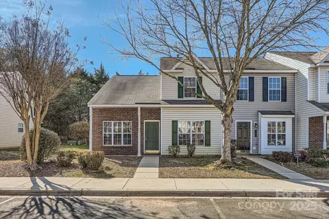 7871 Petrea Ln, Charlotte, NC 28227