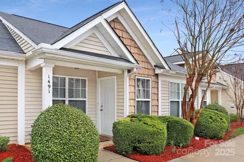 1491 Harpers Inlet Dr, Clover, SC 29710