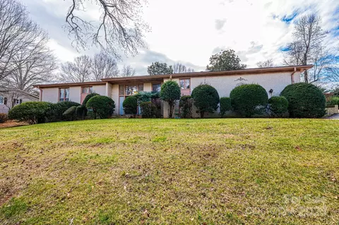 641 20th Avenue Nw Dr NW, Hickory, NC 28601