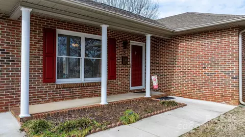 Exterior - 125 1st N Ave N, Conover, NC 28613 photo 1 of 2