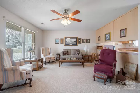 Living - 125 1st N Ave N, Conover, NC 28613 photo 2 of 3