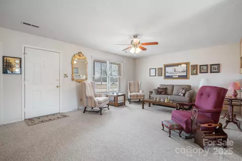 Living - 125 1st N Ave N, Conover, NC 28613 photo 1 of 3