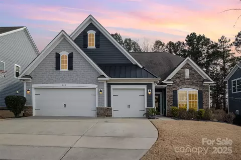 245 Sweet Briar Dr, Fort Mill, SC 29707