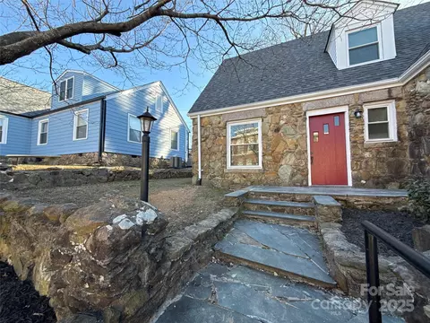 330 E Main St, Albemarle, NC 28001 photo 3