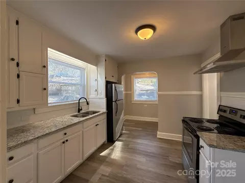330 E Main St, Albemarle, NC 28001 photo 12