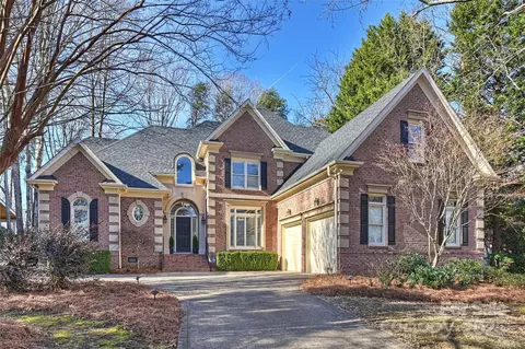 16512 Pelican Point Ln, Cornelius, NC 28031