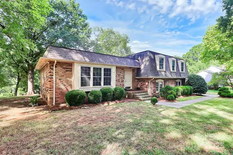 4210 Pepperidge Dr, Charlotte, NC 28226
