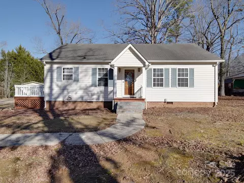 141 Linwood Dr, Albemarle, NC 28001