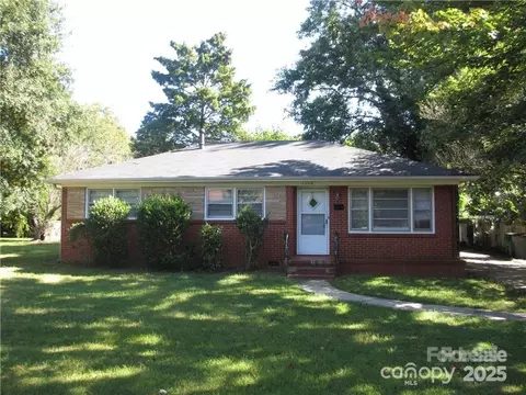 1115 Farrior Dr, Charlotte, NC 28215