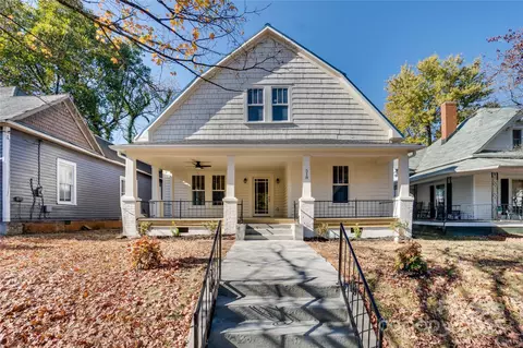 518 S Race St, Statesville, NC 28677