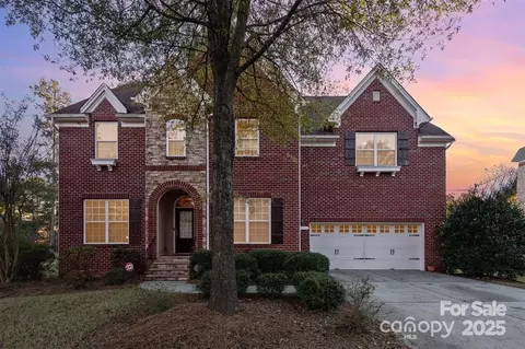 14226 Carlton Woods Ln, Charlotte, NC 28278