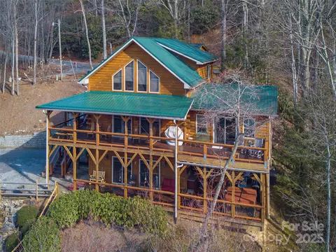1338 Forest Dr, Maggie Valley, NC 28751