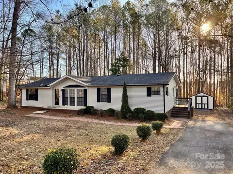 203 Shane Dr, Mount Holly, NC 28120
