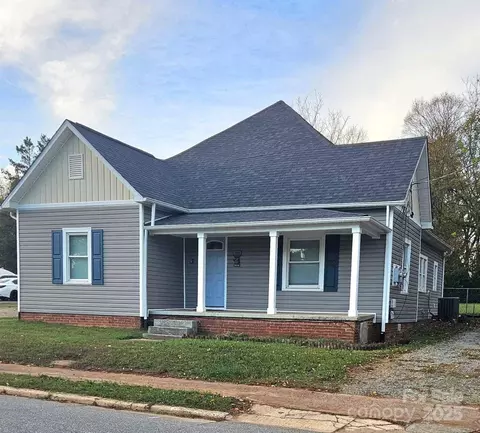 302 W 13th St, Newton, NC 28658