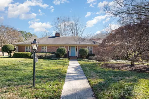 422 Roselawn Pl, Charlotte, NC 28211