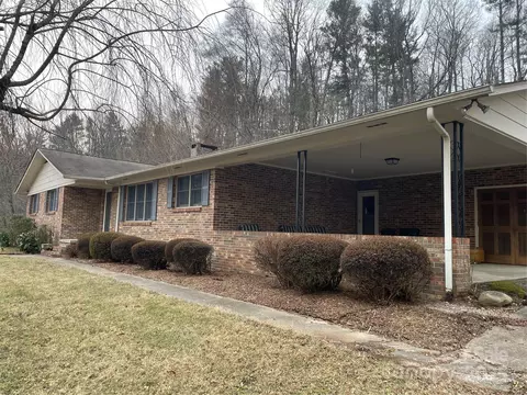 39 Mineral St, Spruce Pine, NC 28777