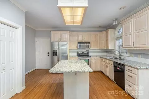 Kitchen - 2102 Sipe Rd, Conover, NC 28613 photo 3 of 3