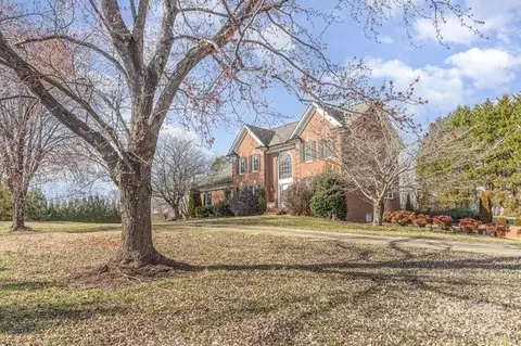 Exterior - 2102 Sipe Rd, Conover, NC 28613 photo 2 of 8