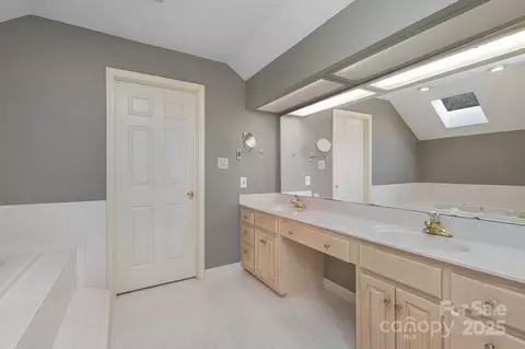 Bath - 2102 Sipe Rd, Conover, NC 28613 photo 1 of 4