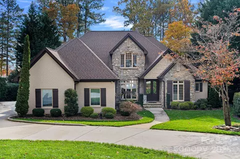 4628 Rustling Woods Dr, Denver, NC 28037