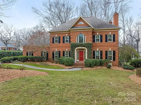2540 Ballencourt Ln, Charlotte, NC 28226