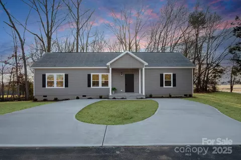 7504 Surry Ln, Indian Trail, NC 28079