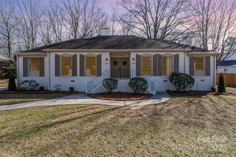 2100 Knickerbocker Dr, Charlotte, NC 28212
