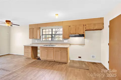 115 E Geroid St, Salisbury, NC 28144 photo 4