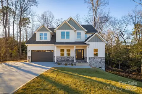 4827 Brookridge Ne Dr NE, Hickory, NC 28601