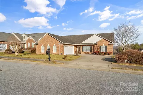 424 Huntington Woods Se St SE, Lenoir, NC 28645