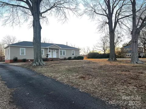 Exterior - 528 1st E St E, Conover, NC 28613 photo 2 of 2