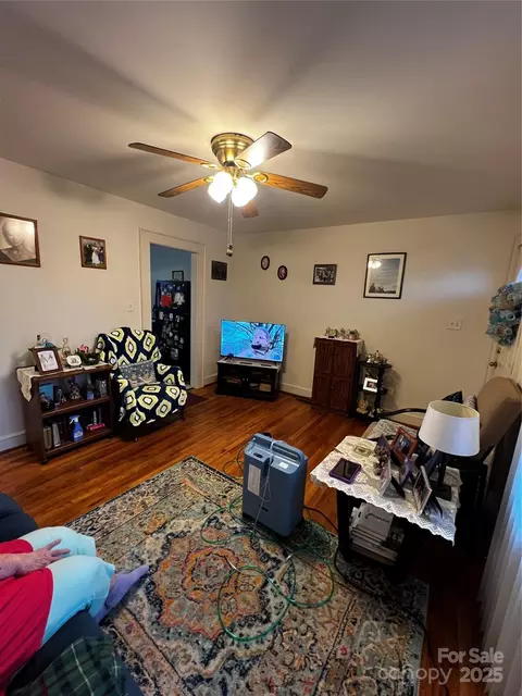 Living - 528 1st E St E, Conover, NC 28613 photo 1 of 2