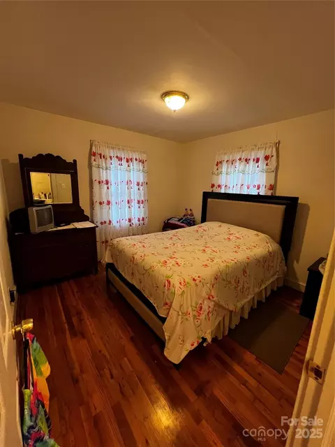 Bedroom - 528 1st E St E, Conover, NC 28613 photo 1 of 3