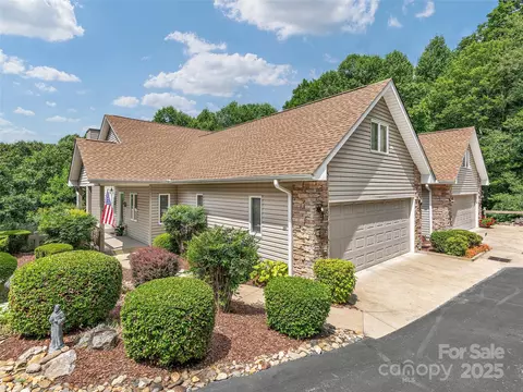 2206 E Cumming Woods 10 Ln #10, Hendersonville, NC 28739