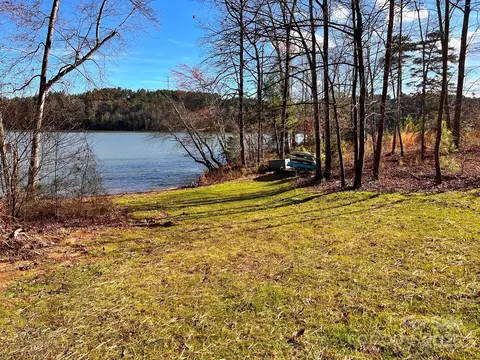 1760 Waters Edge 50 Dr #50, Granite Falls, NC 28630
