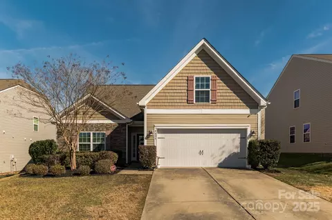 5826 Castlecove Rd, Charlotte, NC 28273
