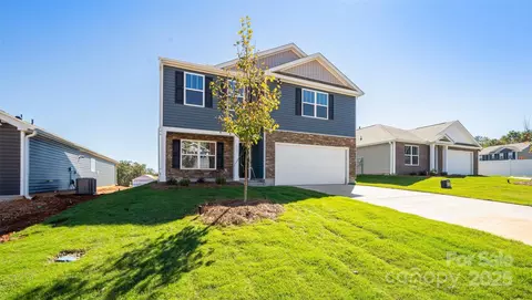 143 Callie River Ct, Clyde, NC 28721