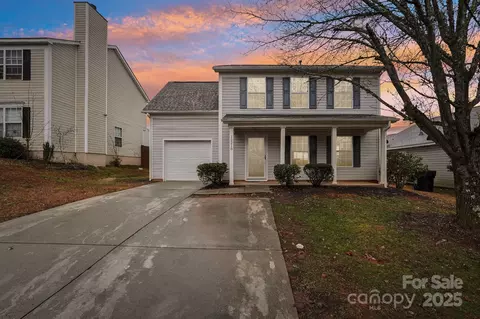 12218 Stewarts Crossing Dr, Charlotte, NC 28215