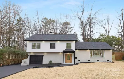 2739 Goneaway Rd, Charlotte, NC 28210