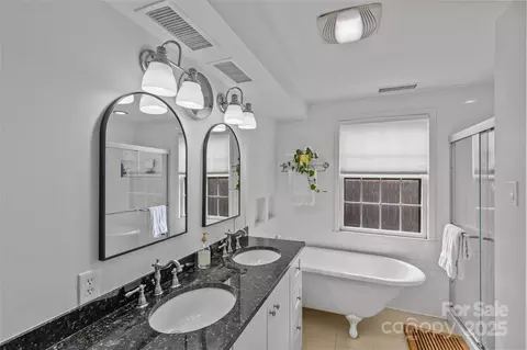 4238 Wright Ave, Charlotte, NC 28211 photo 23