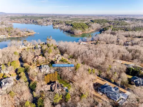 8113 Bay View Ln, Belmont, NC 28012