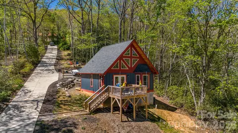 6769 Flat Top Mountain Rd, Fairview, NC 28730