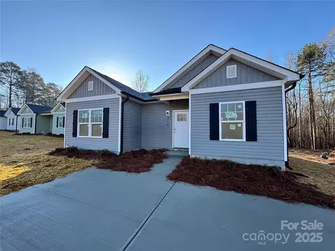 715 Queens Ct, Gastonia, NC 28052