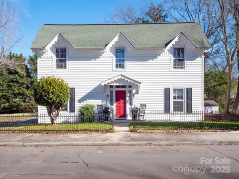 Exterior - 301 S Washington St, Monroe, NC 28112 photo 2 of 5