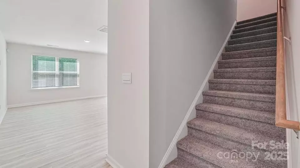 Entry Way - 2957 Penninger Cir, Charlotte, NC 28262 photo 3 of 7