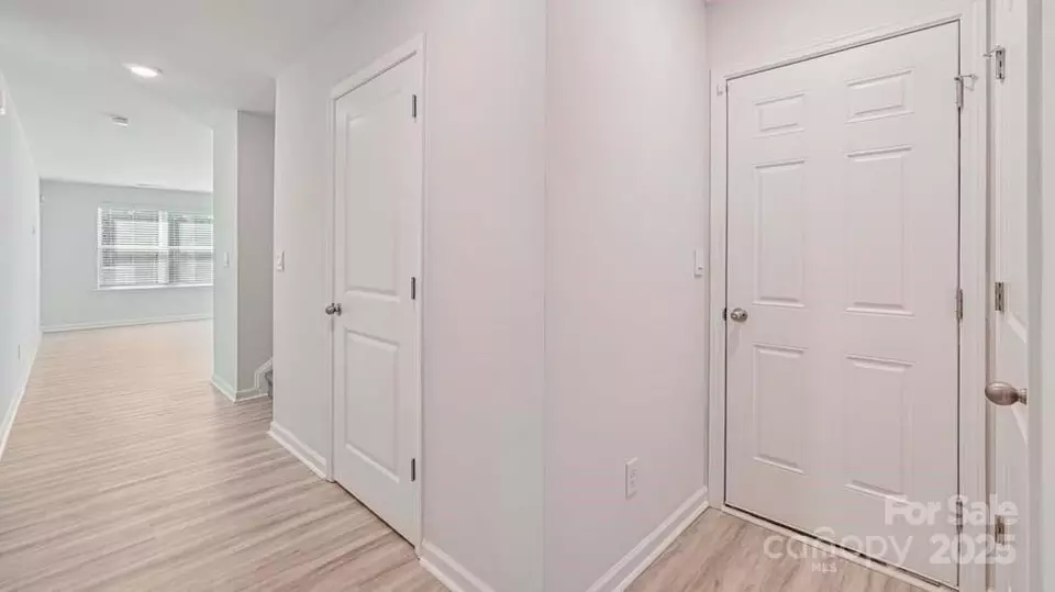 Entry Way - 2957 Penninger Cir, Charlotte, NC 28262 photo 2 of 7