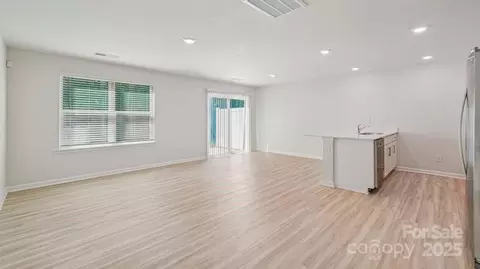 Living - 2957 Penninger Cir, Charlotte, NC 28262 photo 1 of 2