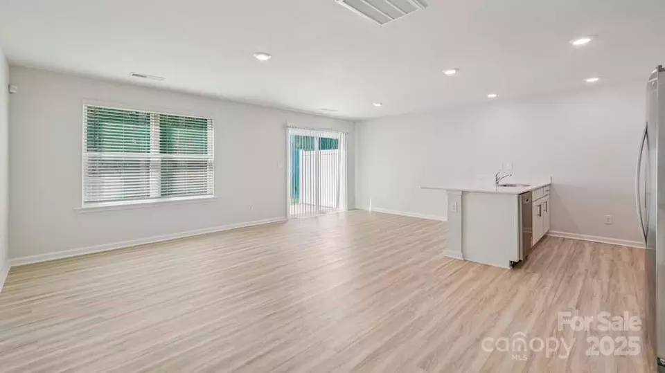 Living - 2957 Penninger Cir, Charlotte, NC 28262 photo 1 of 2