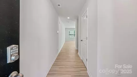 Entry Way - 2957 Penninger Cir, Charlotte, NC 28262 photo 1 of 7