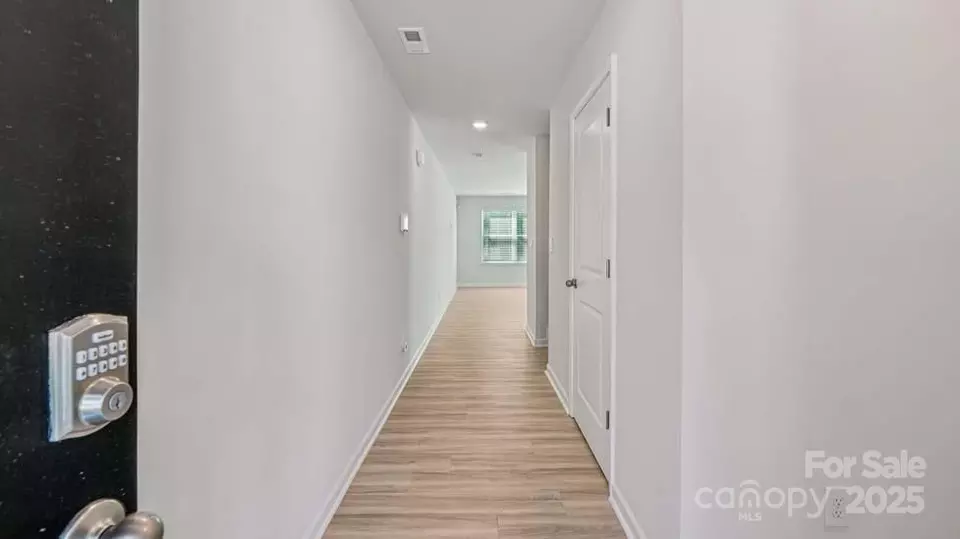 Entry Way - 2957 Penninger Cir, Charlotte, NC 28262 photo 1 of 7